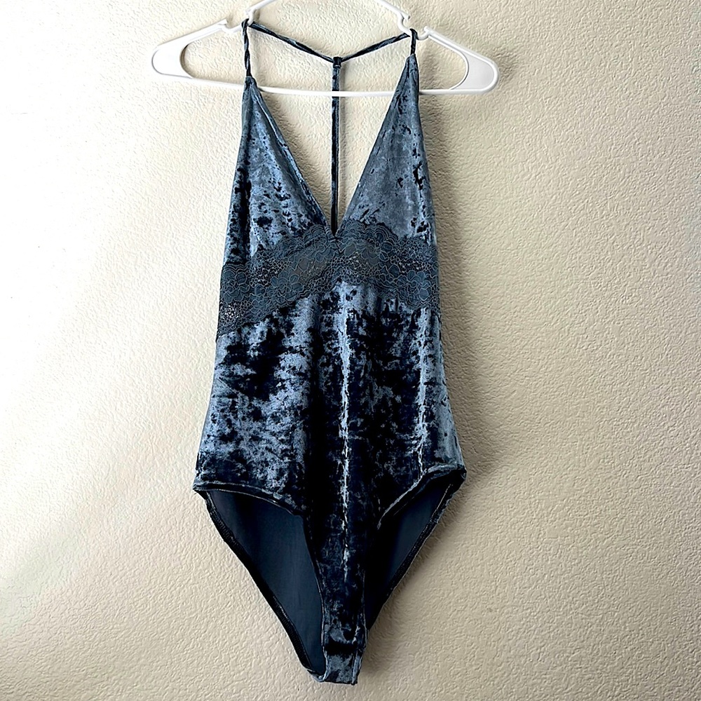 BLUE SOFT VELVET BODYSUIT